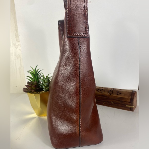 Fossil Shoulder Purse - Picture 5 of 16